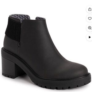 Muk Luks Black Ankle Booties 7.5